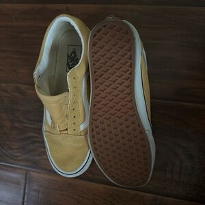 Vans unisex mustard color old Skol lace up low top Sz  7 Men,8.5 Women.Preowned